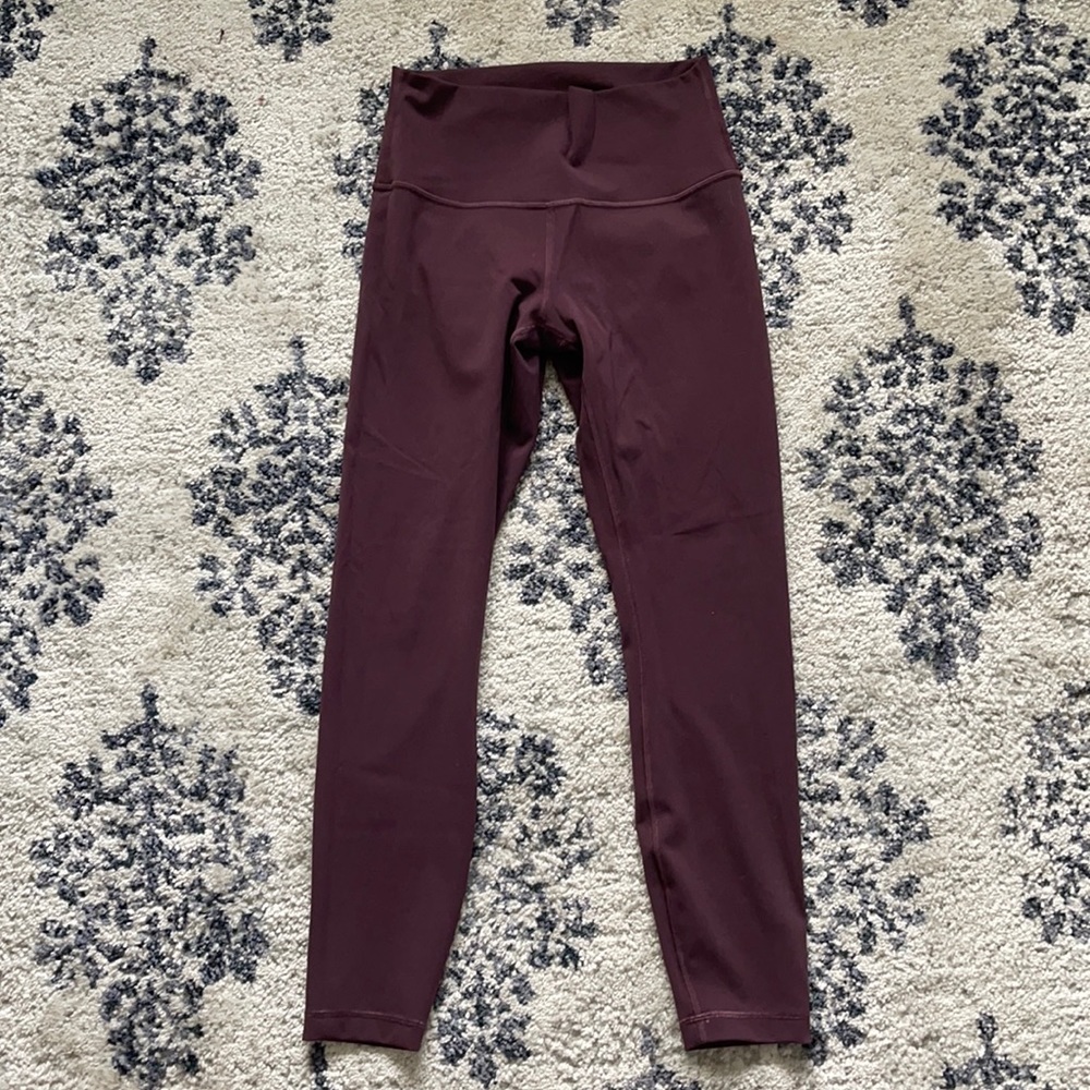 Like new Lululemon Wunder Under leggings